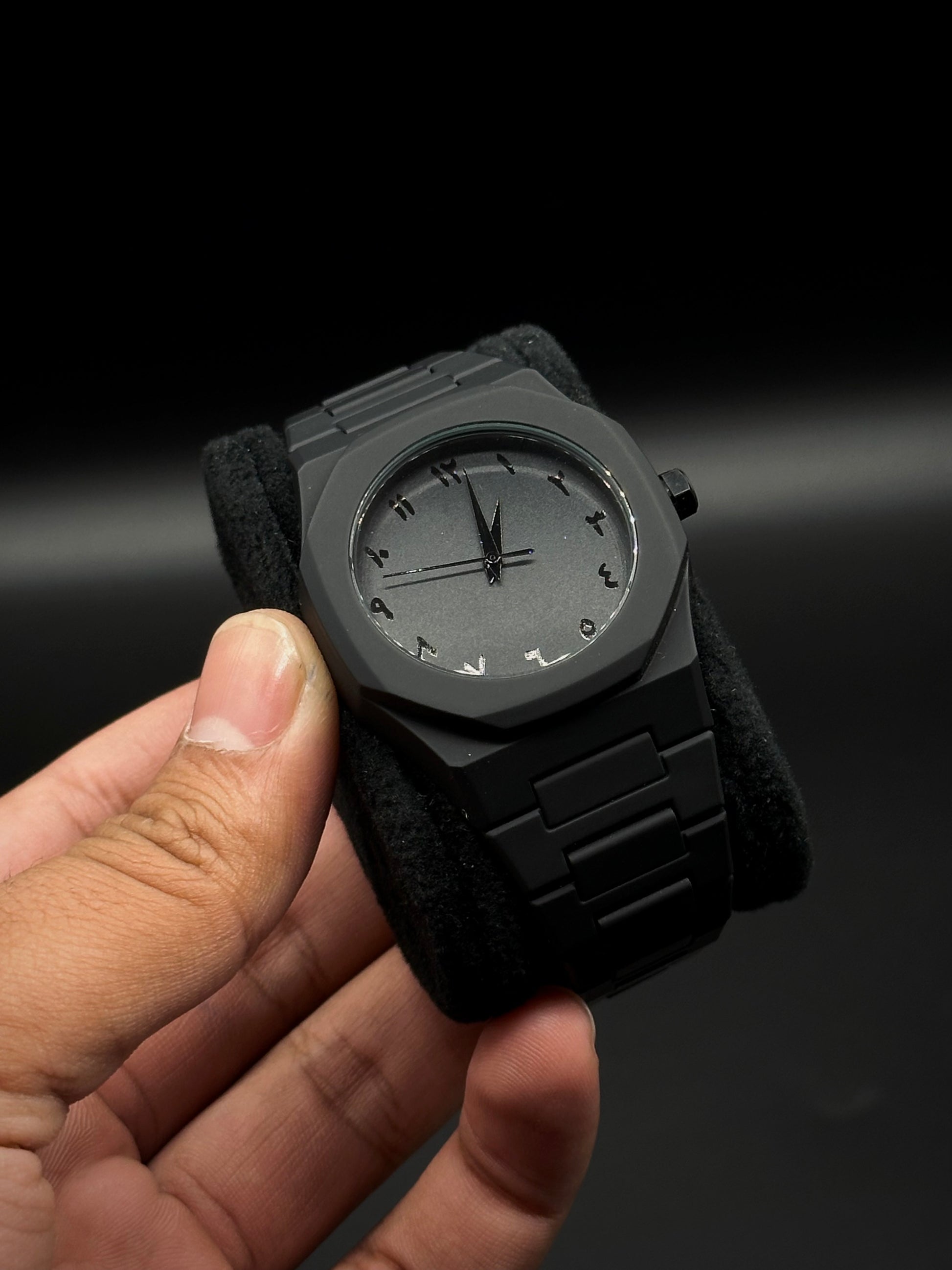 Black Aura Watch – Arabic Edition